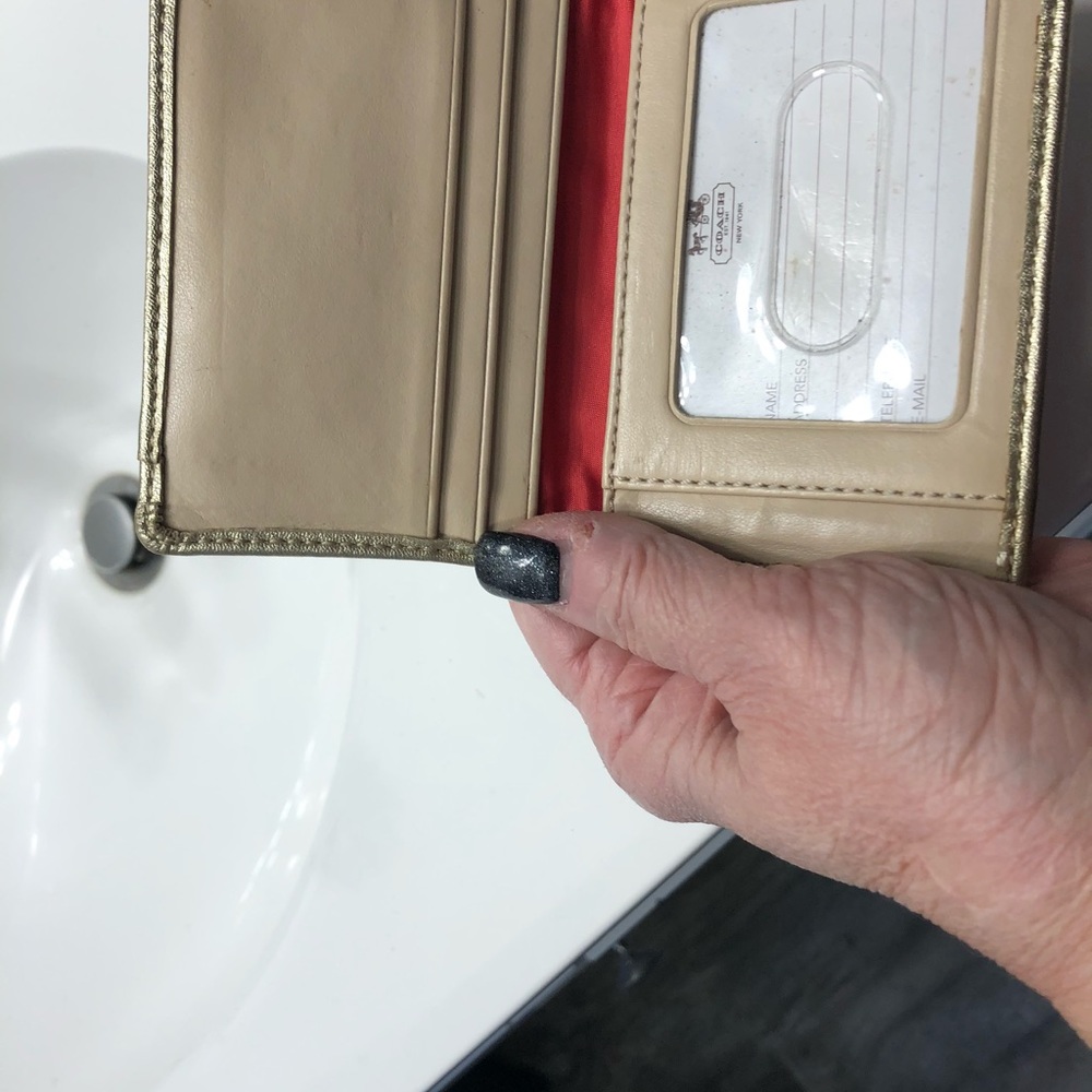 Coach card holder authentic - Picture 2 of 3